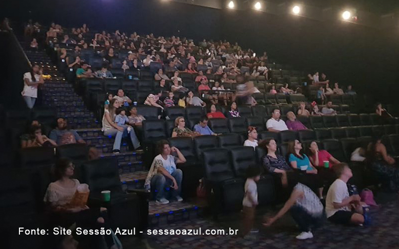 Sessão Azul: conheça o projeto que proporciona cinema adaptado para autistas