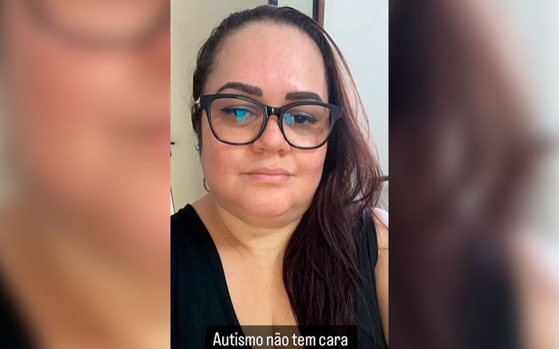 Psicóloga especialista em autismo Livia oliveira